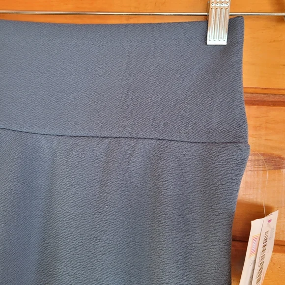 NWT! LulaRoe Cassie pencil skirt - Picture 4 of 6